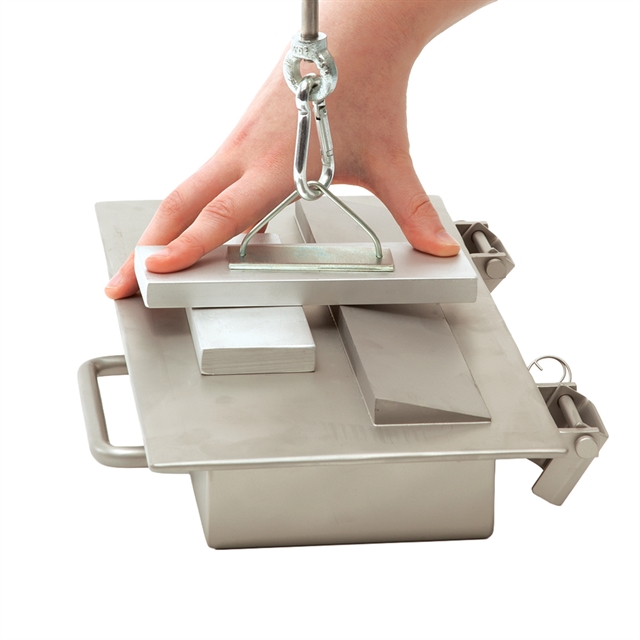eriez-pull-test-kit-inuse-2-1000X1000.jpg